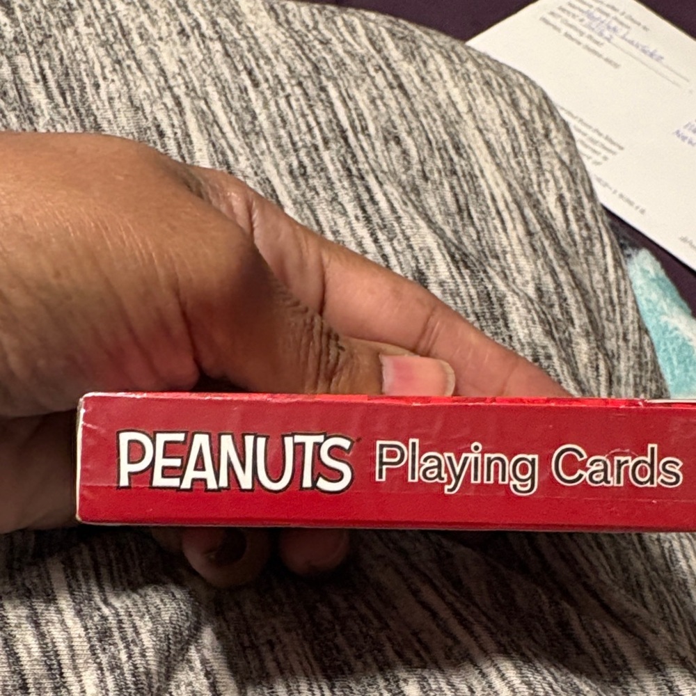 Peanuts Red Playing Cards - Picture 3 of 4